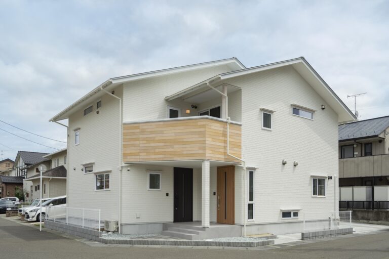 それぞれの想いを詰め込んだ、完全2世帯住宅